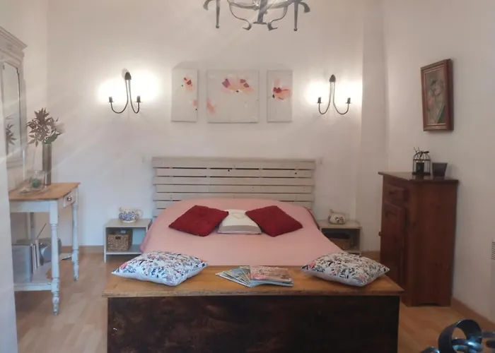 Coquette Petite Maison De Village