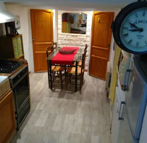 Coquette Petite Maison De Village
